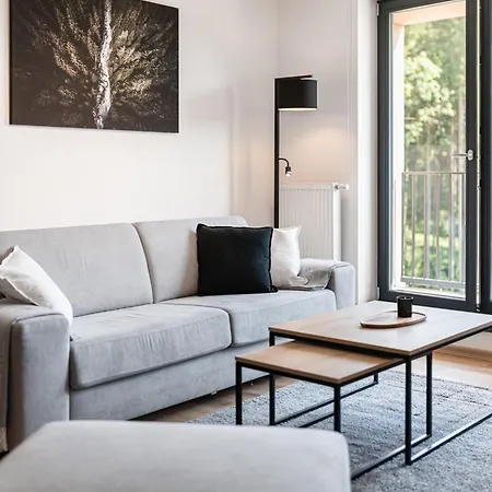 Charlie Apartment Cerny Dul