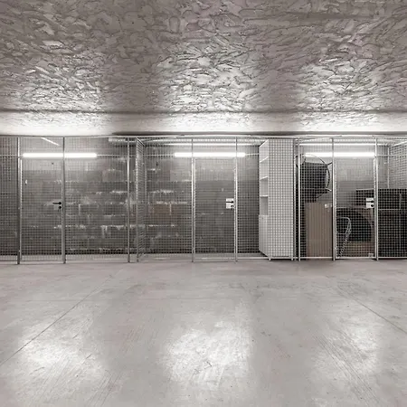 Charlie Apartment *