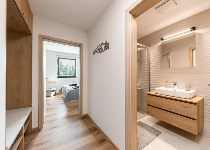 Charlie Apartman *