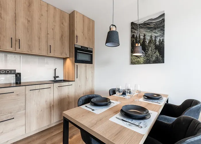 Charlie Apartman *