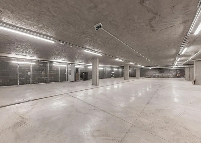 Charlie Apartman