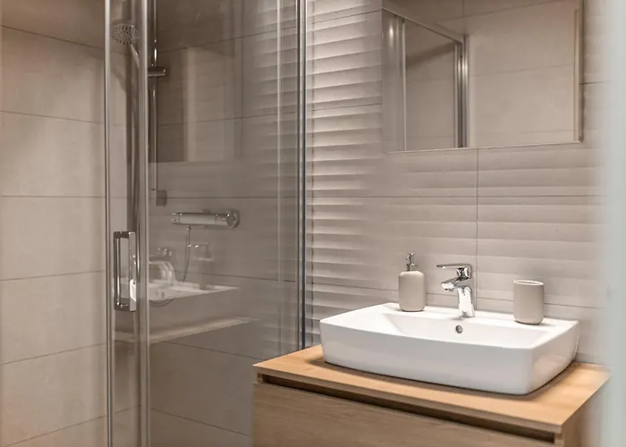 Charlie Apartman Černý Dŭl